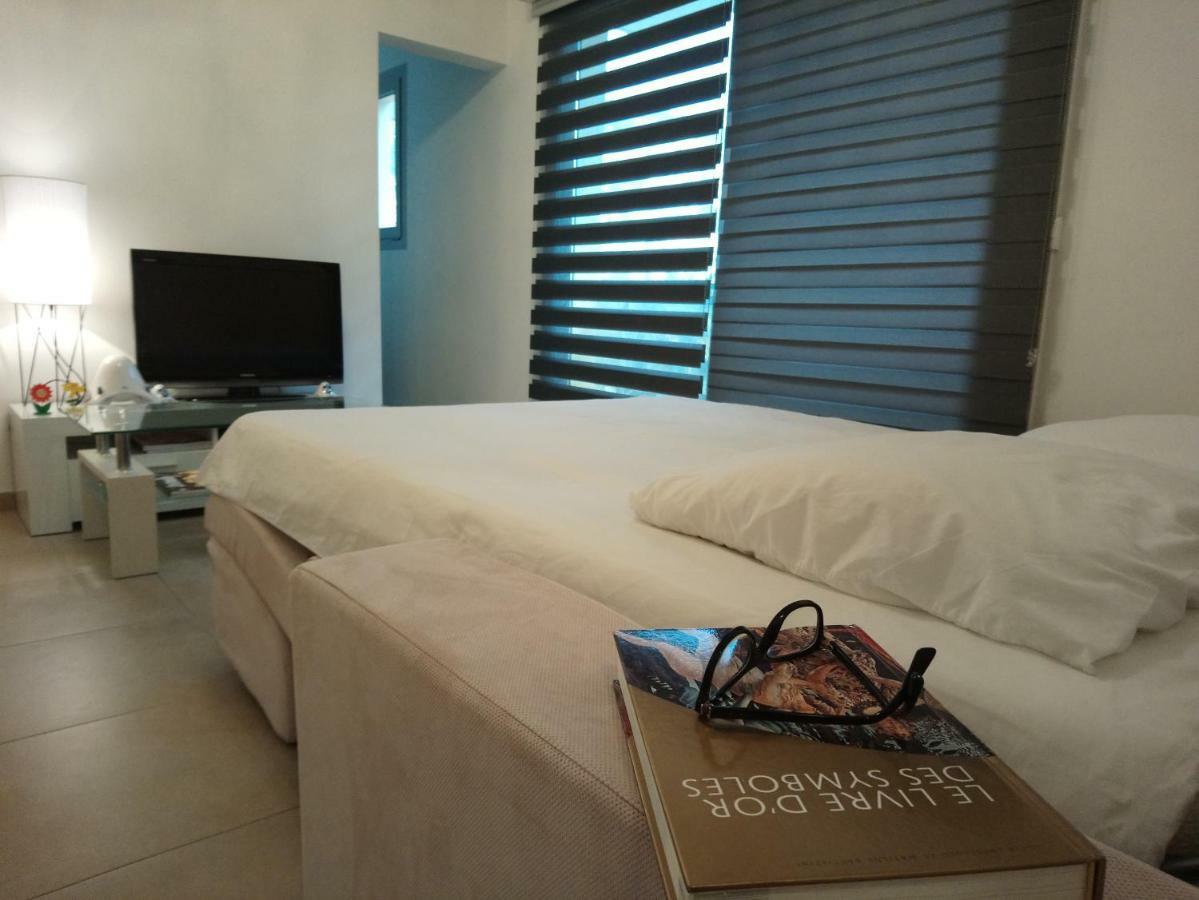 Joli Appartement Entre Menton Et Monaco โรกบรูน-กัป-มาร์แต็ง ภายนอก รูปภาพ
